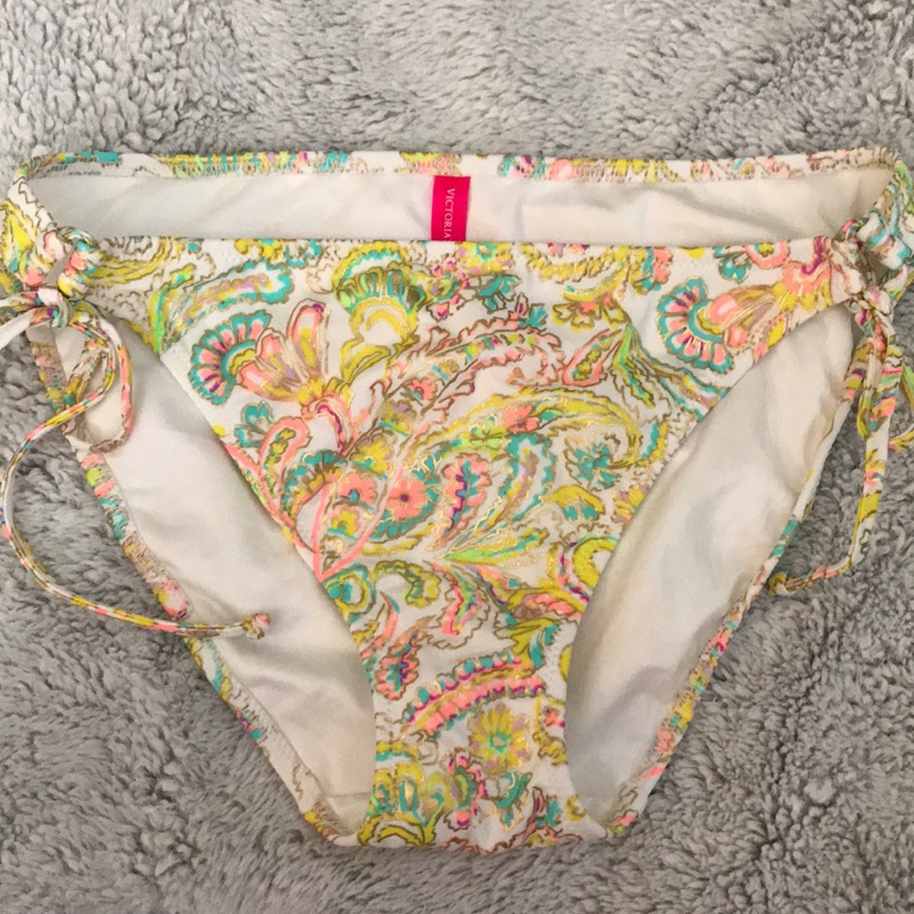 Like New VS Bikini Bottoms